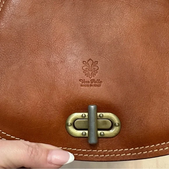 Vintage genuine Italian leather Crossbody flap Bag 51169 - Picture 3 of 12